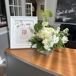 Lake Avenue Floral & Home Shoppe - Absolutely Gorgeous Table Arrangement Love it