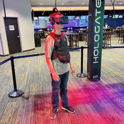 Kingpinz Social - VR experience the Hologate