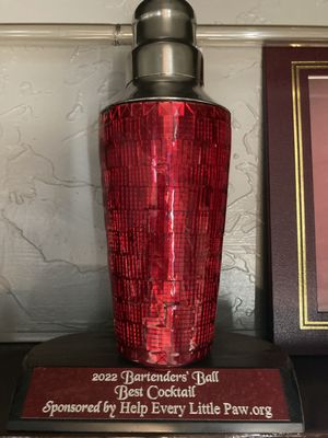 Silver Corner Bar by null