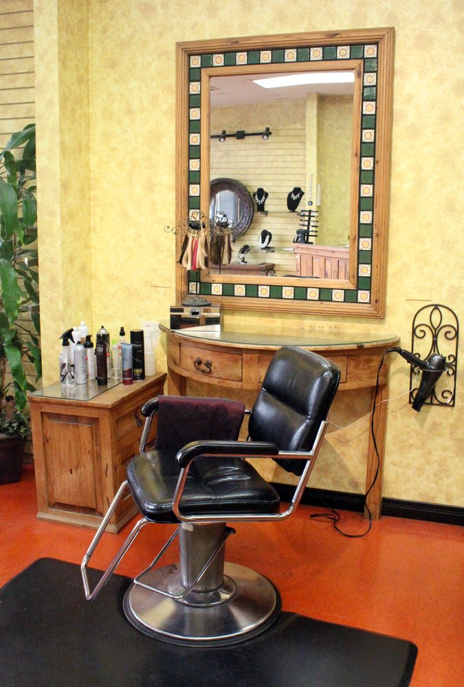 Faye's Beauty Salon Logo