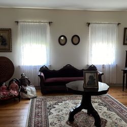 Dr Samuel A Mudd House Museum - Where Booth sat