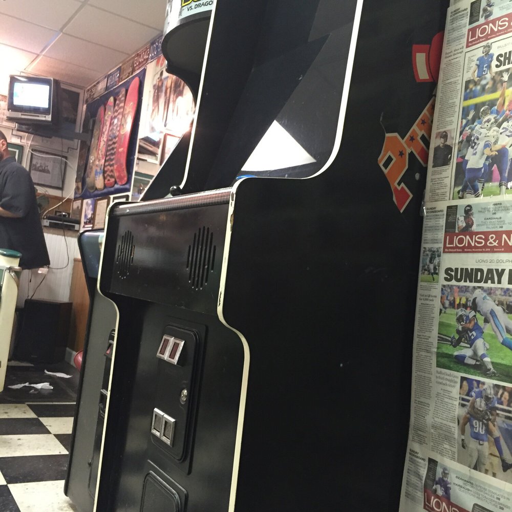 Rochester Barber Shop - Old video games to pass the time - Barbers Near Me - Rochester, Michigan