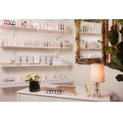 Daphne European Skincare & Sugaring Studio by null