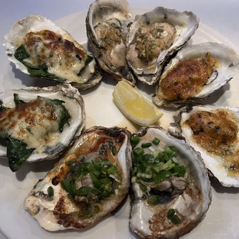 Chicago Oyster House - Oyster 4 ways - all great, but ichi and coho were my favorites - Seafood Near Me - Chicago, Illinois