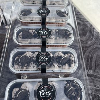 Vee’s Sweet Treat - OREO OBSESSION - Cupcakes Near Me Vee’s Sweet Treat - OREO OBSESSION - Cupcakes Near Me