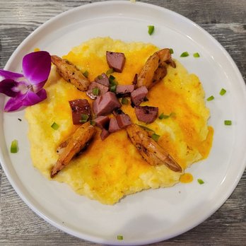 Sweet T's Southern Eatery - Shrimp and Grits - Soul Food Near Me - Montclair, New Jersey