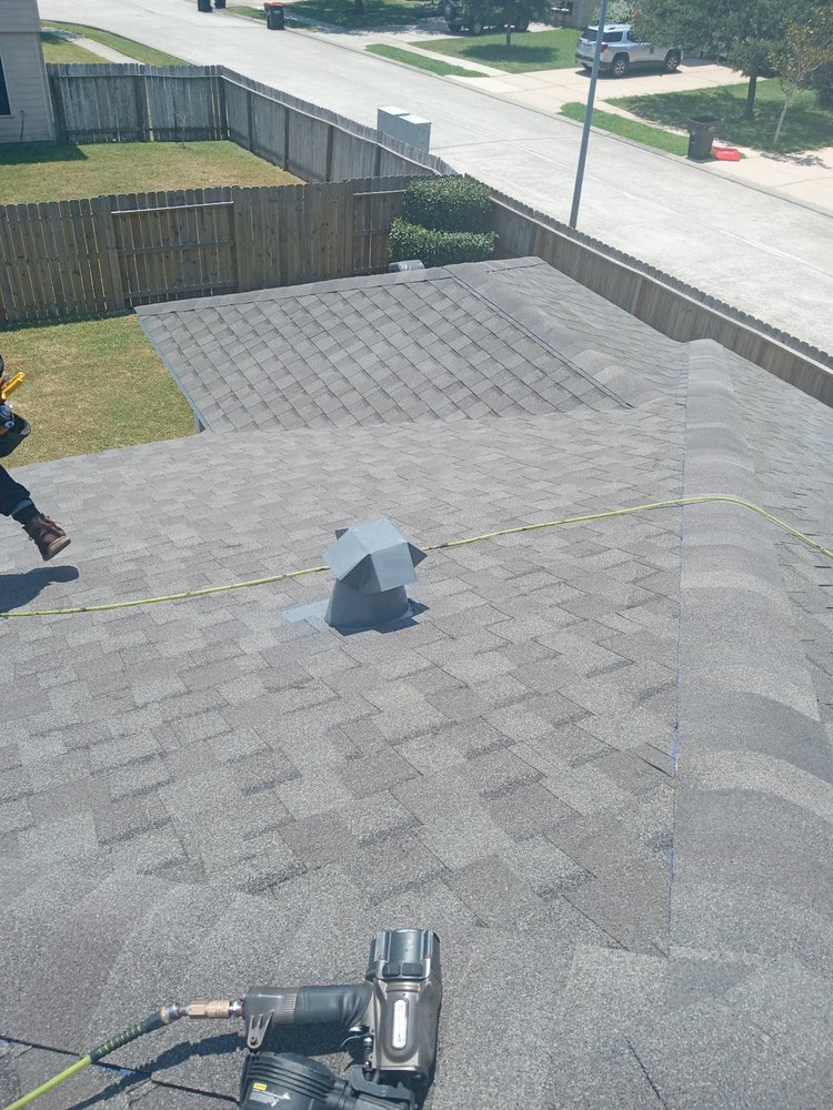 Slide of Diamond Roofing and Seamless Gutters