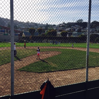 Upper Noe Recreation Center - Baseball field - Recreation Centers Near Me - San Francisco, California Upper Noe Recreation Center - Baseball field - Recreation Centers Near Me - San Francisco, California