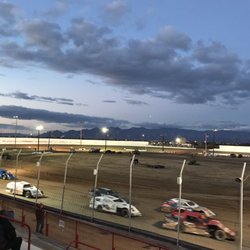USA Raceway Tucson - Warming up