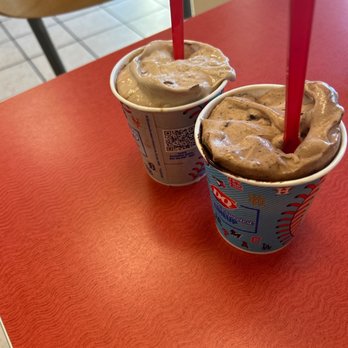 Dairy Queen - Heath and choco brownie blizzard - Burgers Near Me - Tustin, California