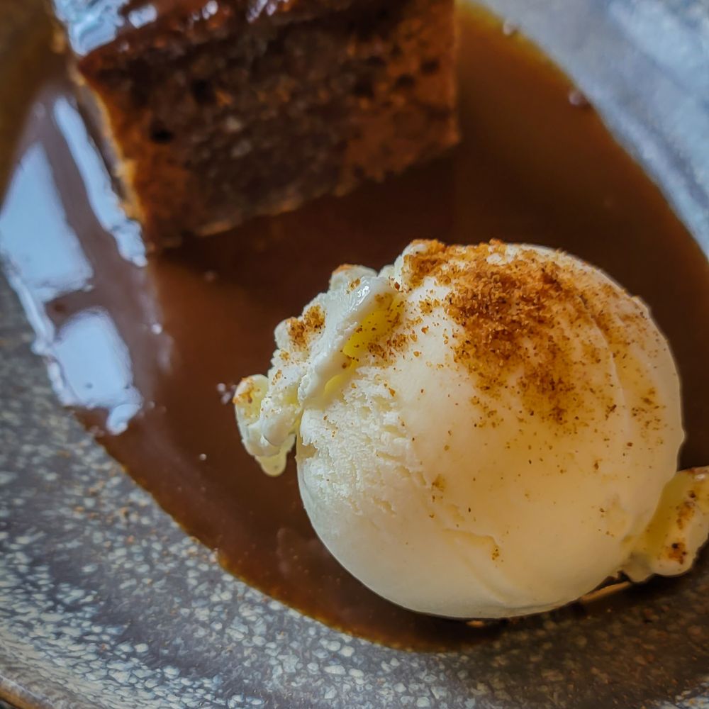 Clachan Grill - Sticky Toffee pudding - Bars Near Me - Ballater, ABD