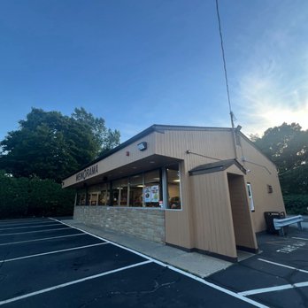 Wein-O-Rama - Outside - Hot Dogs Near Me - Cranston, Rhode Island