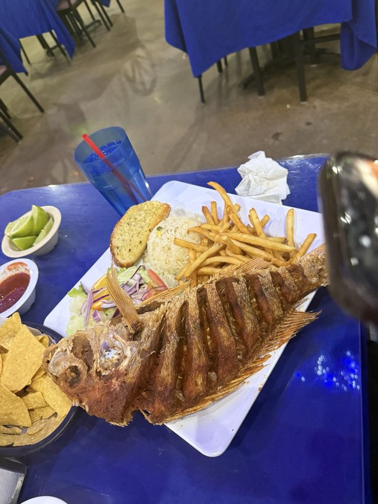 Mariscos La Marea Haltom City