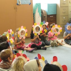 El Jardin Preschool - "Somos como las flores" Circle Time