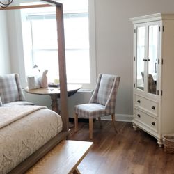 Harbor House Inn