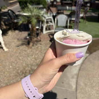 Splurge - Outside seating - Ice Cream & Frozen Yogurt Near Me - Phoenix, Arizona