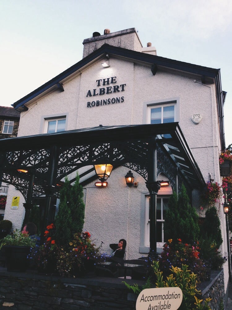 THE ALBERT 12 Photos & 10 Reviews Queens Square, Bownesson