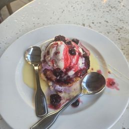 Summer Berry White Cake Summer Berry White Cake