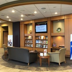 Unitus Community Credit Union - Nice lobby!