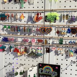 Snap Quack Pop - Crazy Earring wall!