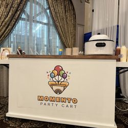 Momento party cart