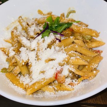 Escovitchez - EscovitcheZ Signature Island Pasta with chicken. Kind of sweet...didn't taste much jerk. - Caribbean Near Me - Snellville, Georgia