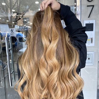 J1 Hair Salon - kept my base and added balayge - Hair Salons Near Me - Brooklyn, New York J1 Hair Salon - kept my base and added balayge - Hair Salons Near Me - Brooklyn, New York