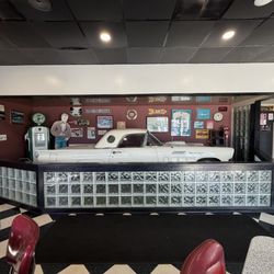 Pizza Parlor - Inside pics