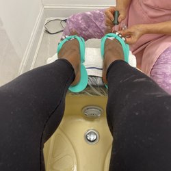 K-one Hair Nail & Spa - Linda doing my pedicure