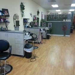 Ashton Marshall Salon - The salon