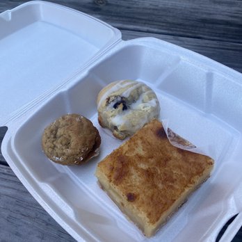 Pine Street Eats & Sweets - The pastries were amazing! - Breakfast & Brunch Near Me - Tomball, Texas