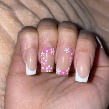 Future Nails - Mimi did such an amazing job!! I loved the way my nails came out! I would definitely recommend! - Nail Salons Near Me - North Riverside, Illinois