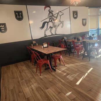 Round Table Pizza - Pizza Near Me - Fair Oaks, California