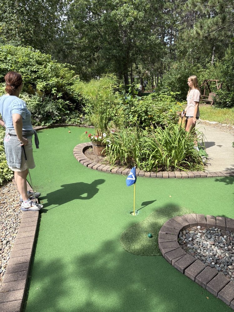 Wildwedge Golf, Mini Golf & RV Park Logo