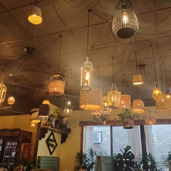 The Sizzle BBQ - Hanging baskets on the ceiling. Each one was unique and lit up the room with a lantern-like glow. - Barbeque Near Me - Hackettstown, New Jersey The Sizzle BBQ - Hanging baskets on the ceiling. Each one was unique and lit up the room with a lantern-like glow. - Barbeque Near Me - Hackettstown, New Jersey