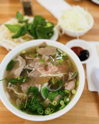 Pho Hoang by null