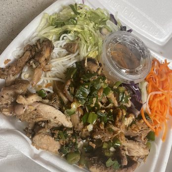 Rolls N Bowls - Grilled Chicken Vermicelli - Vietnamese Near Me - Metairie, Louisiana Rolls N Bowls - Grilled Chicken Vermicelli - Vietnamese Near Me - Metairie, Louisiana