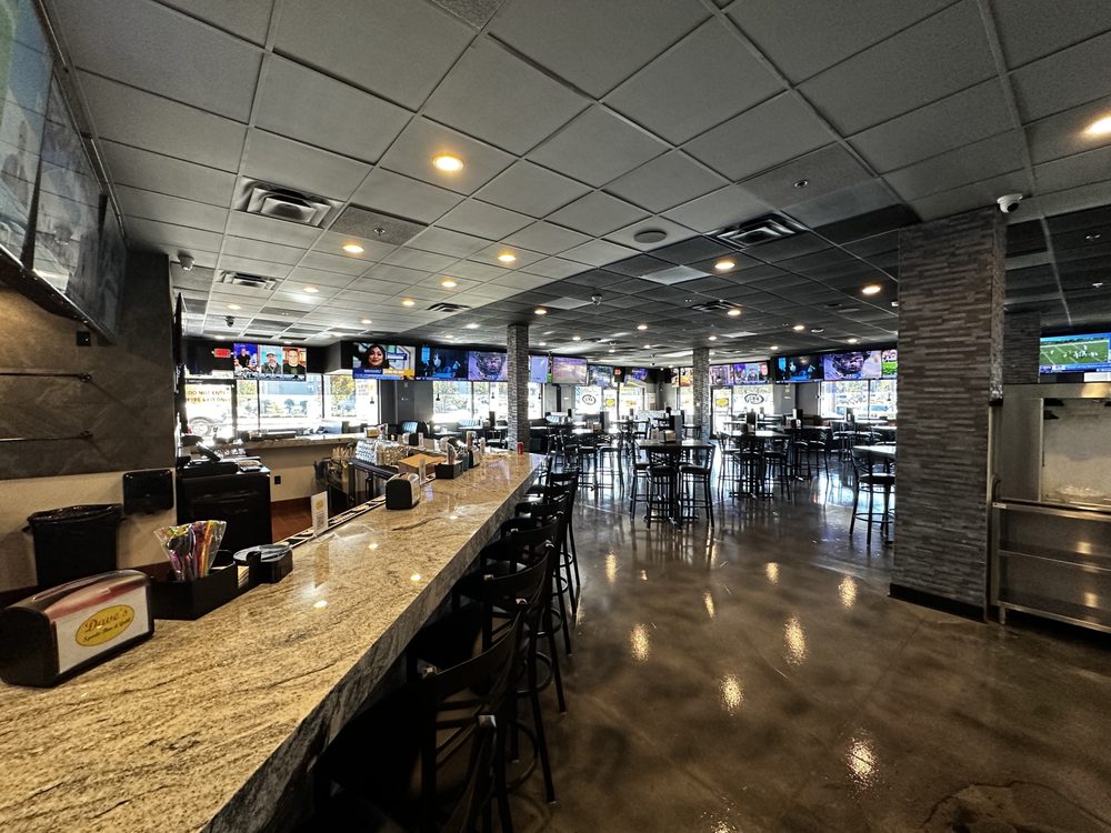 Dave's Sports Bar & Grill