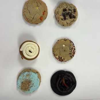 Crumbl - Duarte - Bakeries Near Me - Duarte, California