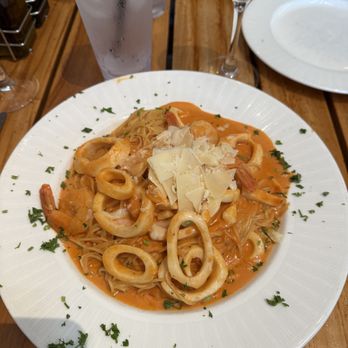 Venezia - Angel Hair Pasta with Vodka Sauce, Calamari and Shrimp - GREAT! - Pizza Near Me - Sarasota, Florida Venezia - Angel Hair Pasta with Vodka Sauce, Calamari and Shrimp - GREAT! - Pizza Near Me - Sarasota, Florida