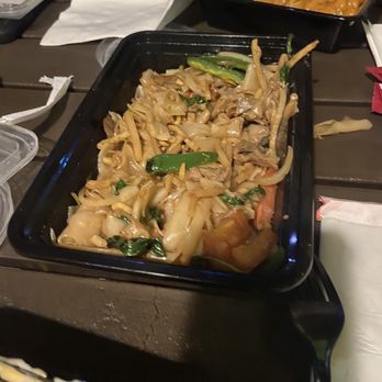 Bahn Thai - Drunken noodle - Thai Near Me - San Diego, California