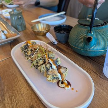 Hinoka Sushi - Deep fried Sushi rolls - Sushi Bars Near Me - Sacramento, California Hinoka Sushi - Deep fried Sushi rolls - Sushi Bars Near Me - Sacramento, California