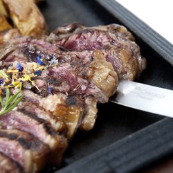 Alla Casasola - La carne più buona della zona vi offre l'occasione di scoprire l'eccellenza locale...il coltello di Maniago.