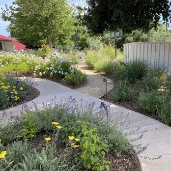 Farmhouse Paso - Gardens - Hotels Near Me - Paso Robles, California