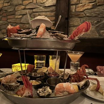 Rails Steakhouse - Steakhouses Near Me - Towaco, New Jersey