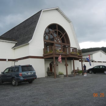 Millbrook Vineyards - Wine Tasting Room Near Me - Millbrook, New York