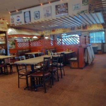 Dancing Tomato Caffé - Nice clean dining room empty on Monday afternoon. - Italian Near Me - Yuba City, California Dancing Tomato Caffé - Nice clean dining room empty on Monday afternoon. - Italian Near Me - Yuba City, California