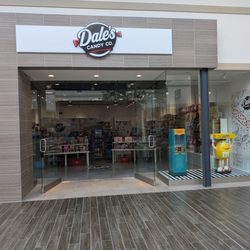 Dale's Candy Store - Storefront