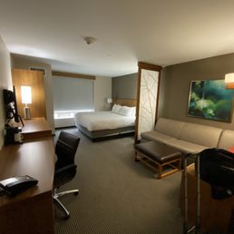 Pretty roomy and I enjoyed the layout. Pretty roomy and I enjoyed the layout.