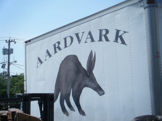 Aardvark Antiques by null